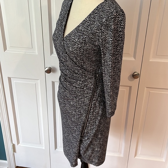 Express Wrap dress for work - Picture 2 of 8